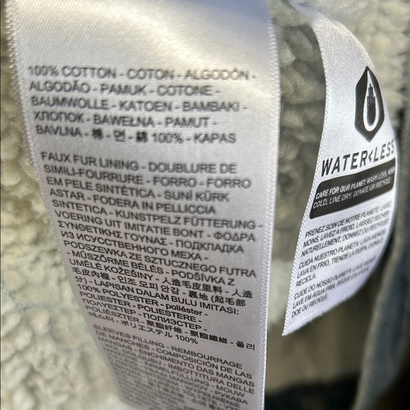 Mens size small Levi's Sherpa Lined Denim Jacket - Picture 7 of 9